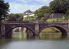 千代田区にスタンド花・アレンジ花を贈る