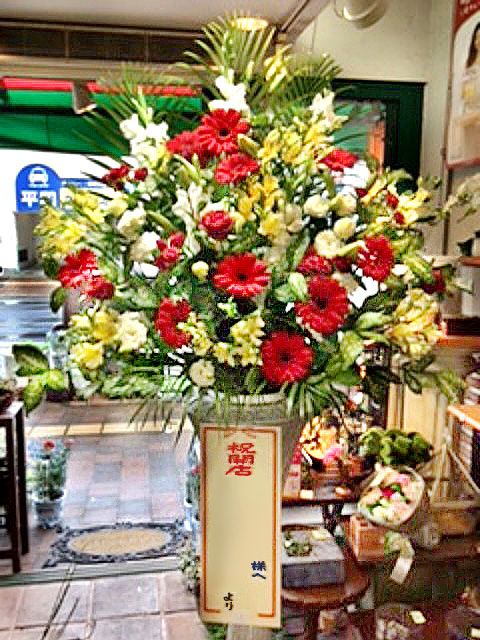 お祝いスタンド花一段 15,000円(税別)
