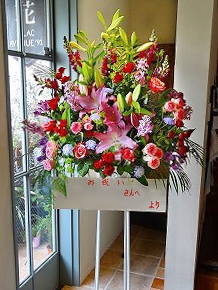 お祝いスタンド花一段 15,000円(税別)