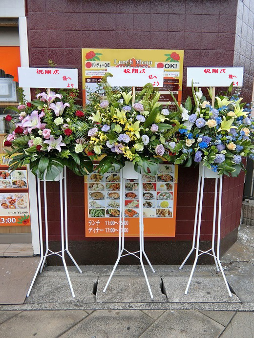 お祝いスタンド花一段　15,000円（税別）