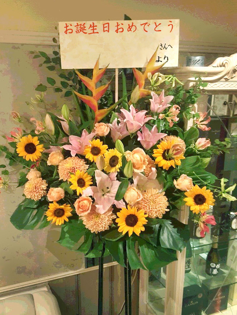 キャバクラ スナック Barの開店祝い花 誕生日花 周年祝い花 胡蝶蘭をお届け 親切なお花屋さん